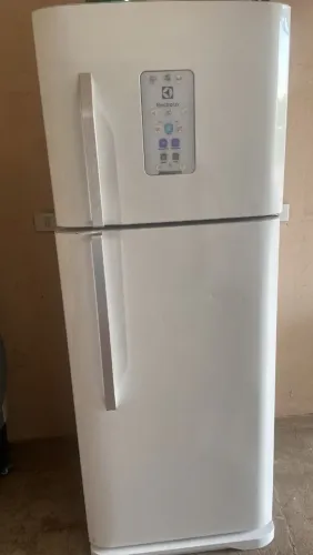 ? Geladeira Electrolux Frost Free 433 litros - Para conserto