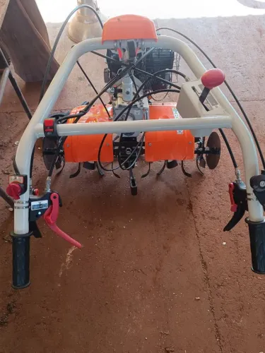 TRATORITO STIHL MH 710 SEMI NOVO (4 HORAS DE USO )