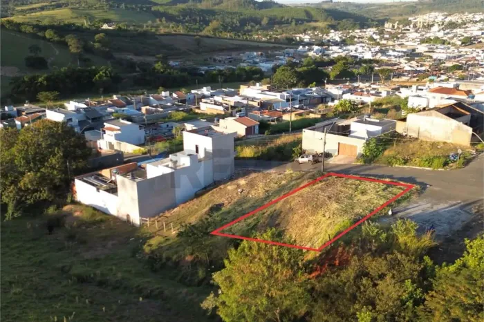 Terreno de Esquina em Itaú-MG: Oportunidade Única!