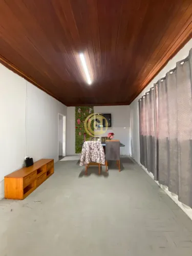 Casa à Venda no Centro de Jacareí: Oportunidade Única de Investimento!