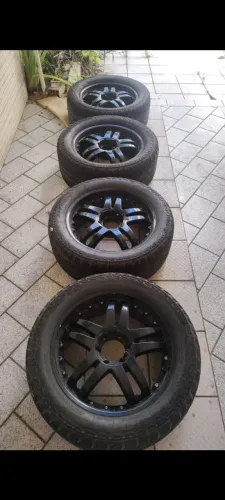Rodas aro 20 medida 265/50r 20 com pneus