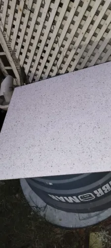 Porcelanato 90x90 marca Eliane