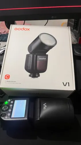 Flash godox v1c