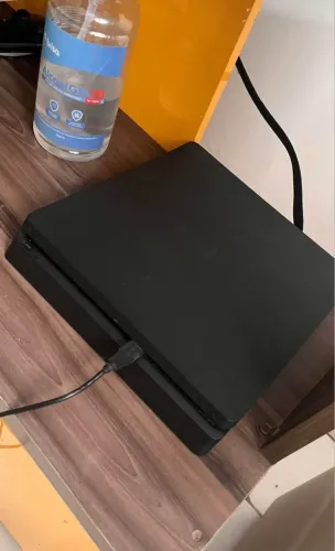 PS4 slim 1T