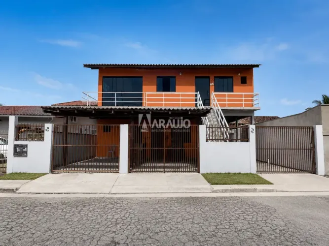 Terreno com 300m² com 3 casas no bairro Itaipava em Itajaí