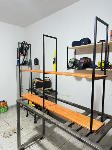 Prateleira estilo industrial 