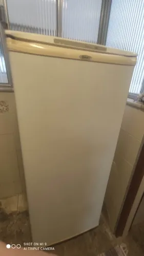 Geladeira Pratice 300