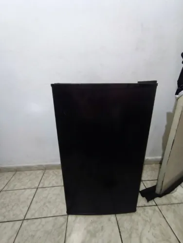 Frigobar Midea 93 Litros