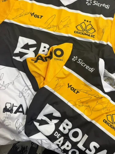 CAMISA ORIGINAL AUTOGRAFADA 2026