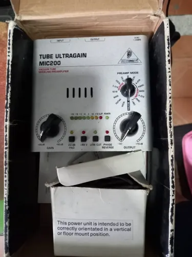 Preamp Mic200 em bom estado