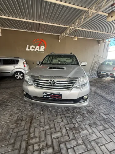 Toyota Hilux SW4 SRV D4-d 4X4 3.0 TDI Dies. AUT 2013
