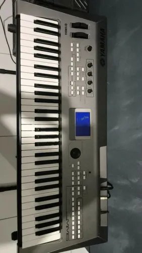 Teclado Yamaha mm6