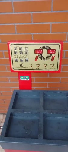 Máquina de balanceamento automotivo 