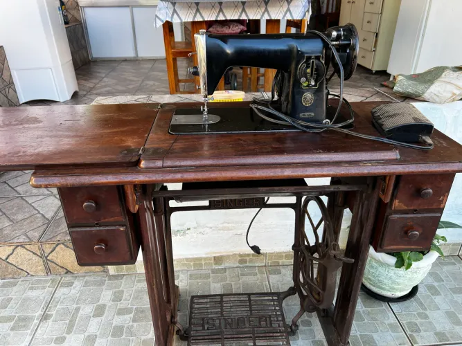 Maquina de costura SINGER 