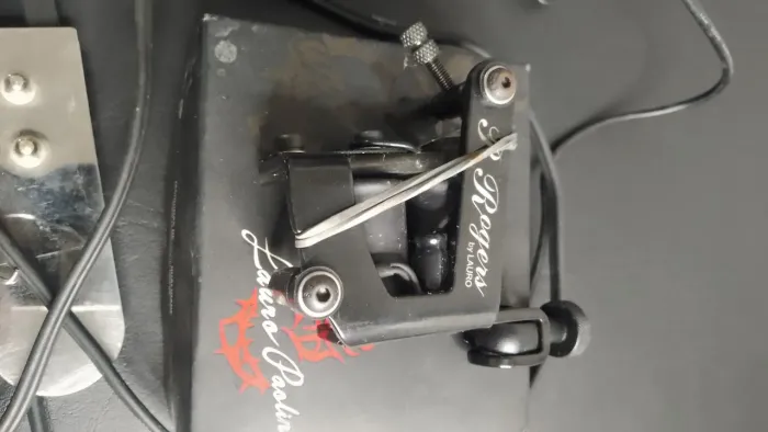 Máquina de tatuagem e fonte Hurricane e kits completo whatsapp *