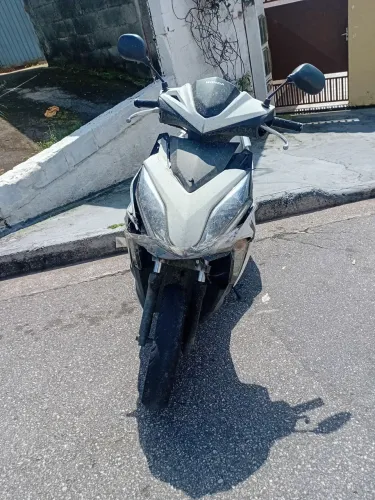 Honda elite 125 branca (precisa de alguns reparos)