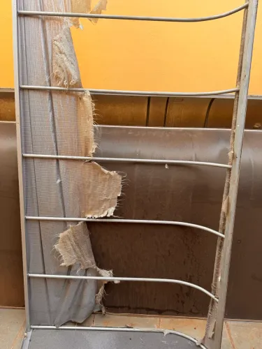 Vende-se estrutura de toldo em alumínio 
