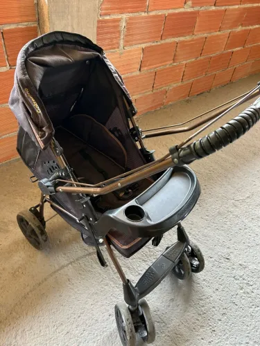 carrinho de bebê