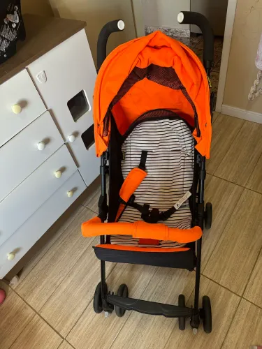 Carrinho de bebê - Excelente estado - Kangalup Go! Laranja ate 15kg