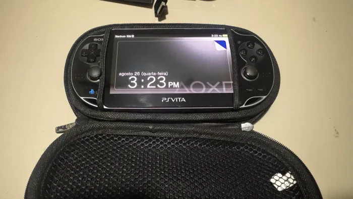 PS VITA FUNCIONANDO PERFEITAMENTE C/ CENTENAS DE JOGOS