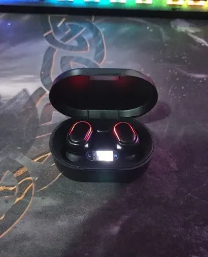 Fone de Ouvido Bluetooth TWS FAM-T07 com Visor LED de Bateria