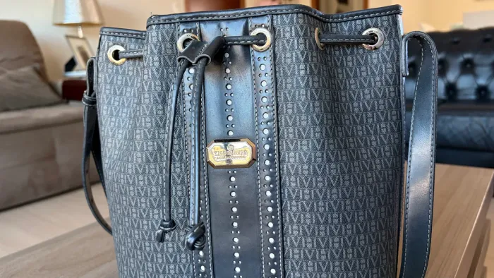 Bolsa Saco Victor Hugo Preta