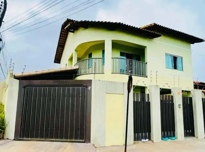 Casa para Venda em Luziânia, Centro, 4 dormitórios, 1 suíte, 3 banheiros, 3 vagas