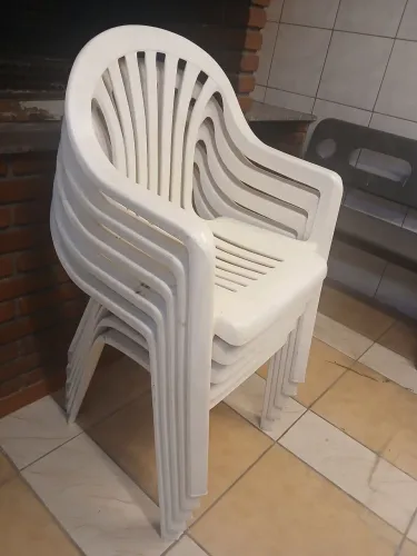 Cadeira poltrona plástico 