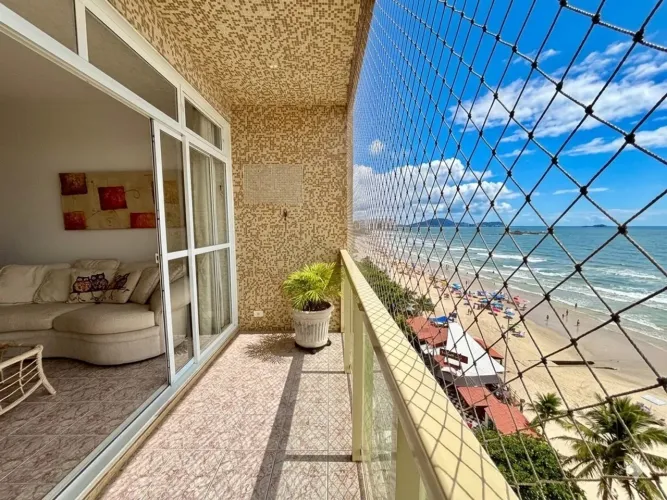 Apartamento beira mar, 3 quartos, sendo 1 suíte, à Venda na Pitangueiras no Guarujá | QVis
