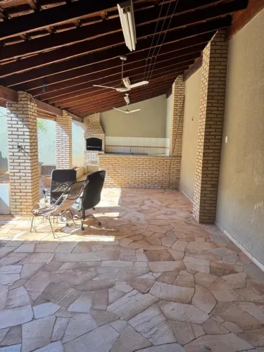 Casa no Mançor Daud com 3 dormitórios e com 6 vagas de garagem.