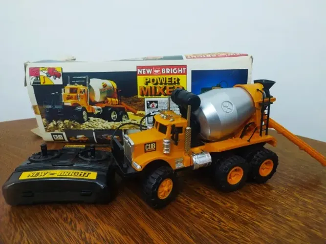 Brinquedo Caminhão Power Mixer