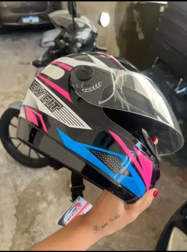 Capacete novo