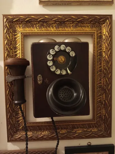 Belíssimo Telefone antigo de parede marca CTB. Visite meu perfil,+ itens a venda