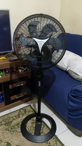 Vende se ventilador Britânia TURBO tripé ou coluna de 40cm TURBO 