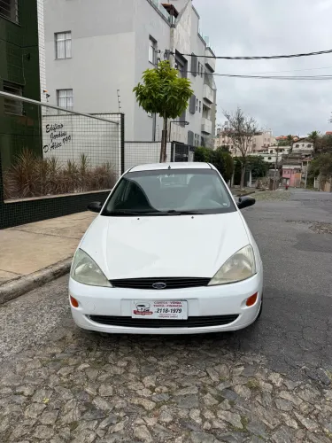 Ford Focus 1.8 16V 5P 2003