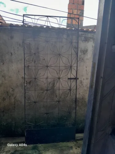Portão de Ferro Reforçado à Venda - Ótimo Estado