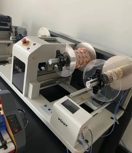 Impressora Digital Versa Press 216mm + VICUT VR30 corte digital