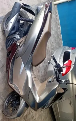 Honda PCX 2022, Vendo ou troco em Ford Ka, celta ou fiesta até 2012, pago o diferença.