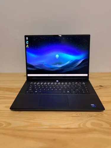 Notebook Alienware M16 R2 - Intel Core Ultra 7 / RTX 4070 / 32GB DDR5 / Tela QHD 240Hz
