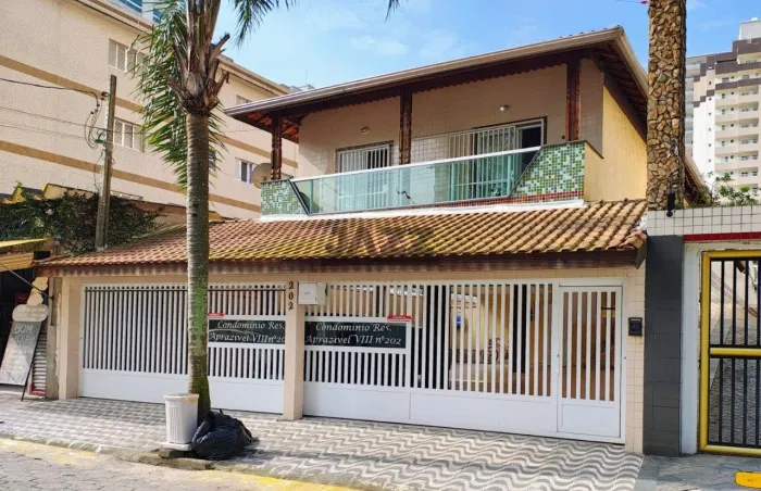 Casa à venda de condominio com 3 quartos e Sacada- 75m² - Lado Praia - Aviação - Praia