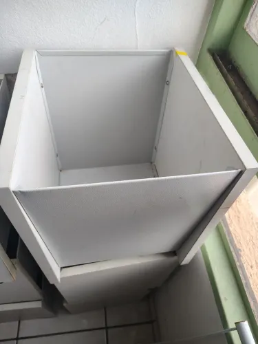 Porta lixo/ papel MDF com metal 30x30