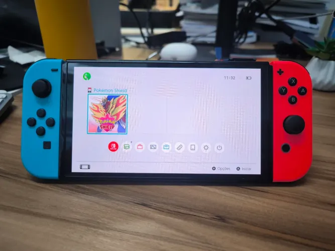 Switch OLED + Pokémon + Mini Dock