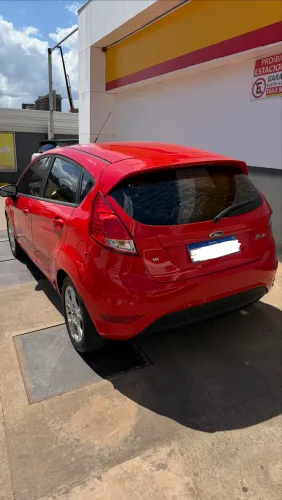 Ford Fiesta 1.6 16V Flex Aut. 5P 2016