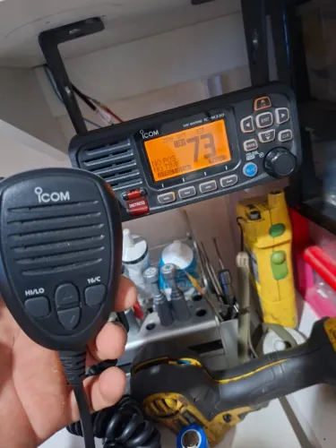 Radio Maritimo Icon M330