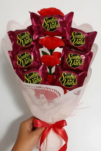 Buquê de chocolate com flores presente dia dos namorados
