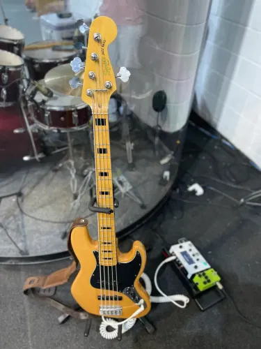 Baixo squier fender 5c vintage modified