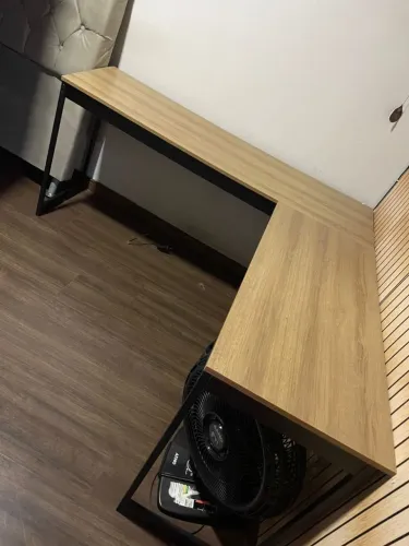 Vende-se escrivaninha em L