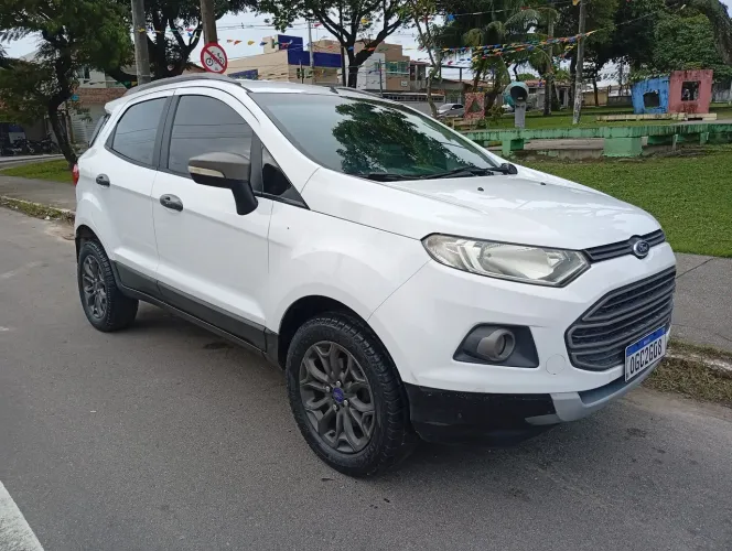 Ford Ecosport Freestyle 1.6 16V Flex 5P 2014