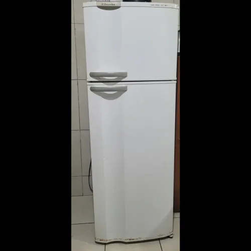 Geladeira Eletrolux Super Frezeer