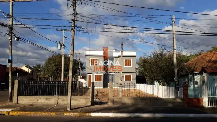 Página 1 Imóveis anuncia Casa à Venda no bairro Niterói, Canoas